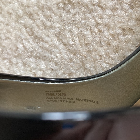 Black patent leather BCBG Jaze D’Orsay heels - Picture 7 of 7